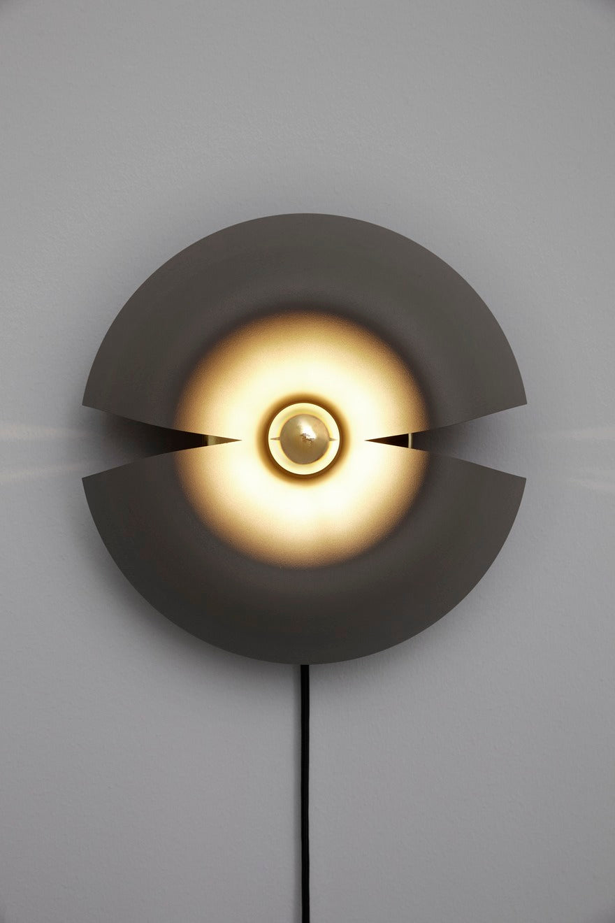 CYCNUS Wall Lamp, Ø45, Black/Gold