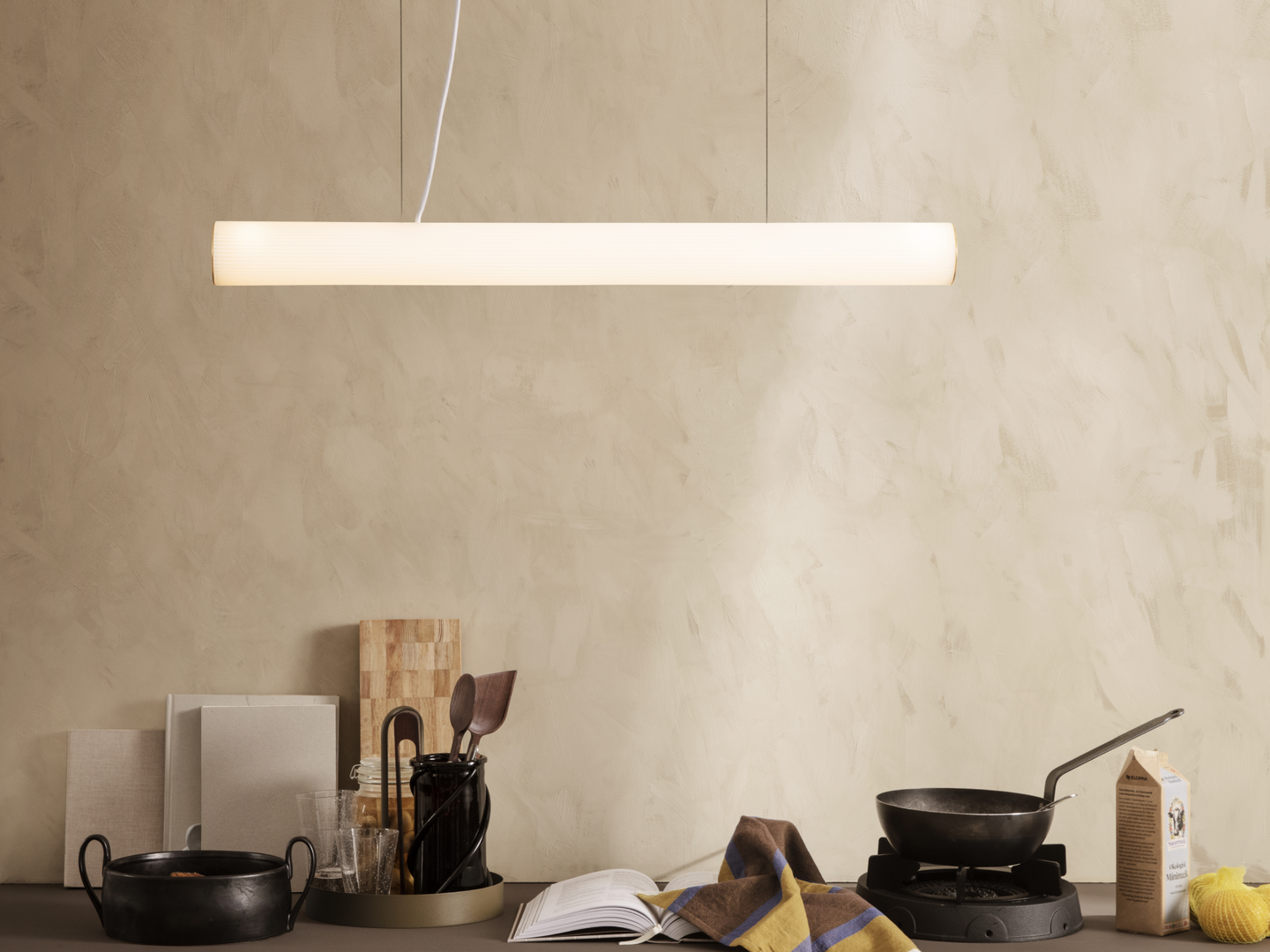 Vuelta Pendant 100, White/Brass
