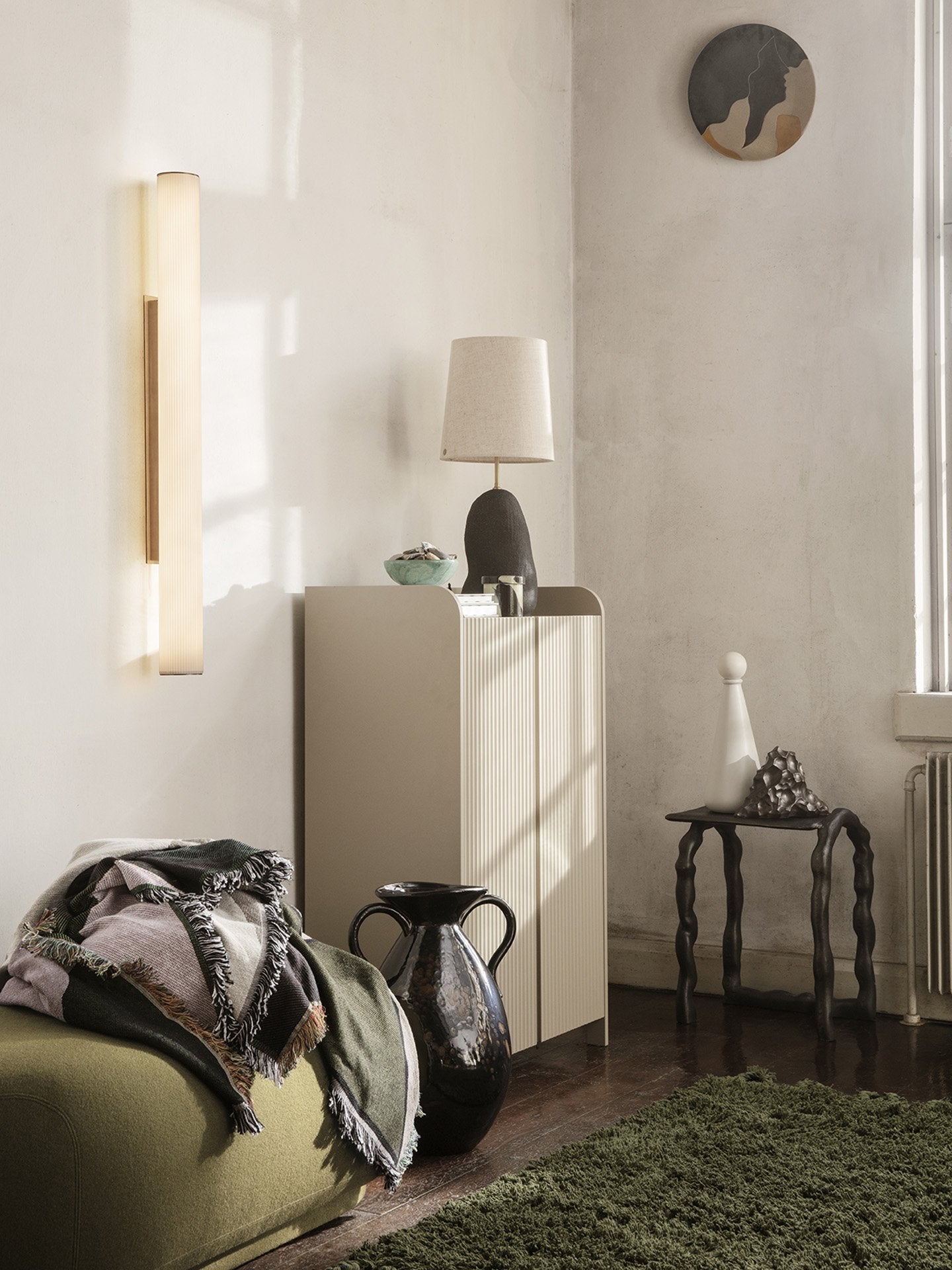 Vuelta Wall Lamp 100, White/Brass