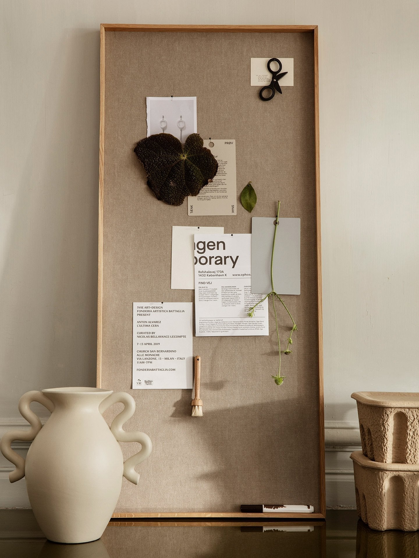 Scenery Pinboard - Narrow, Natural Oak