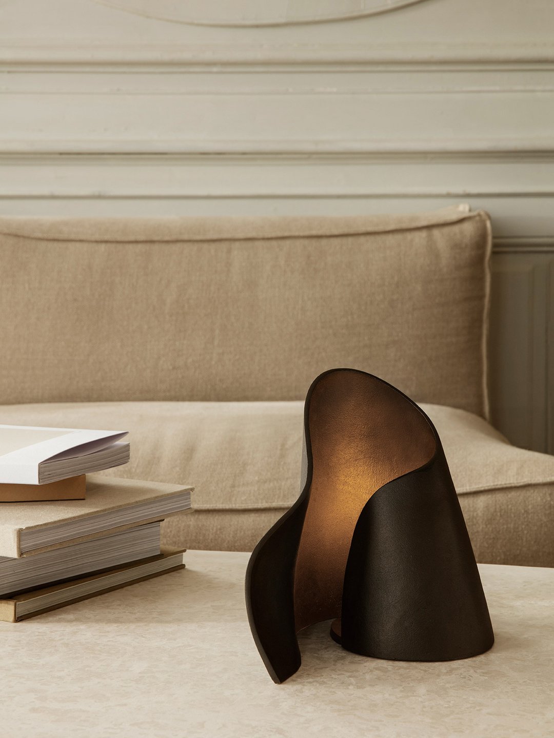 Oyster Table Lamp, Black