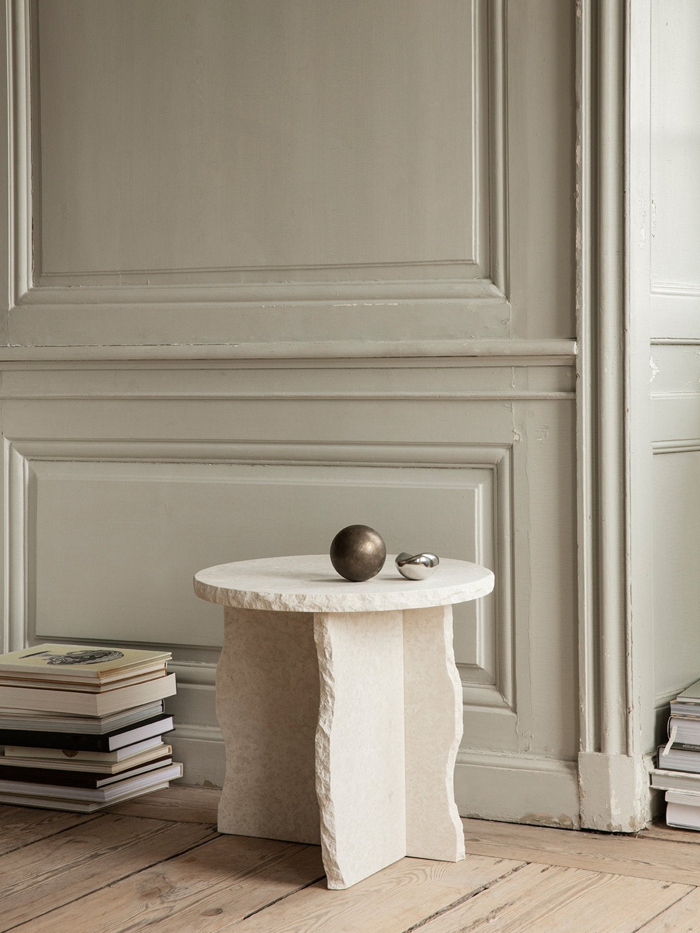 Mineral Sculptural Table, Bianco Curia