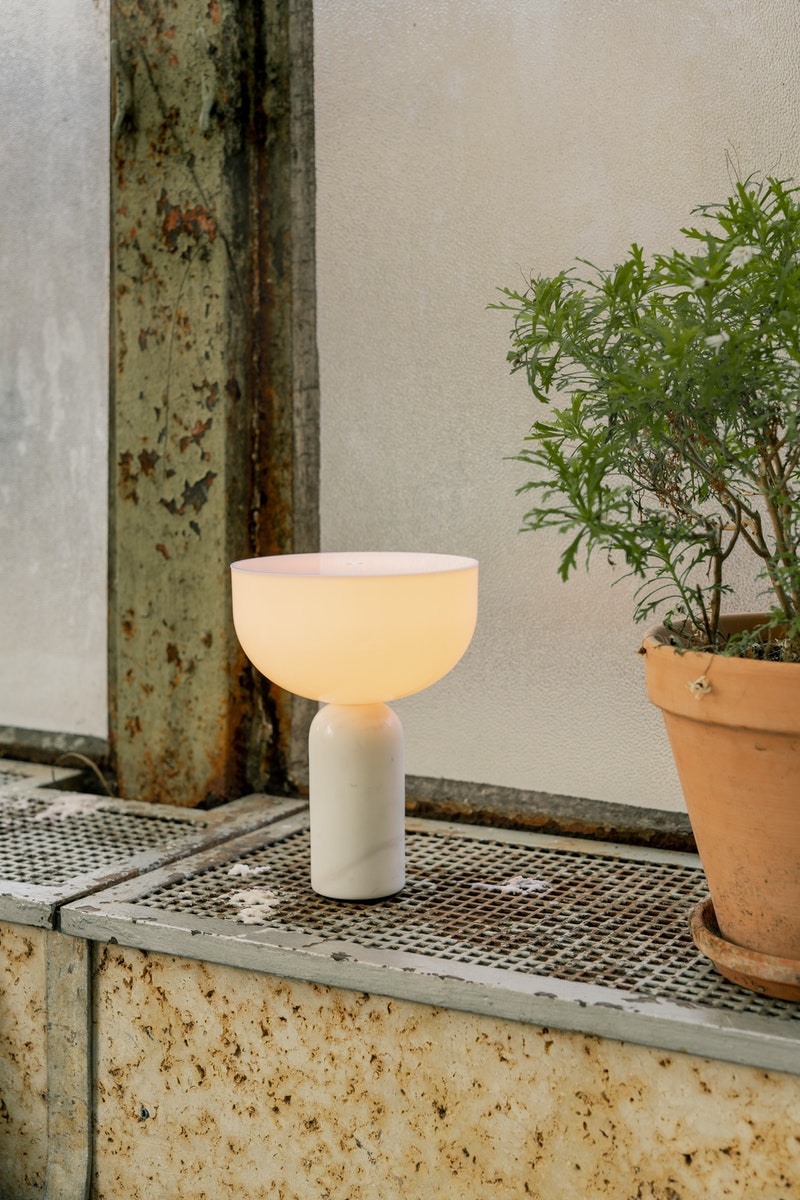 Kizu Table Lamp - Portable, White Marble