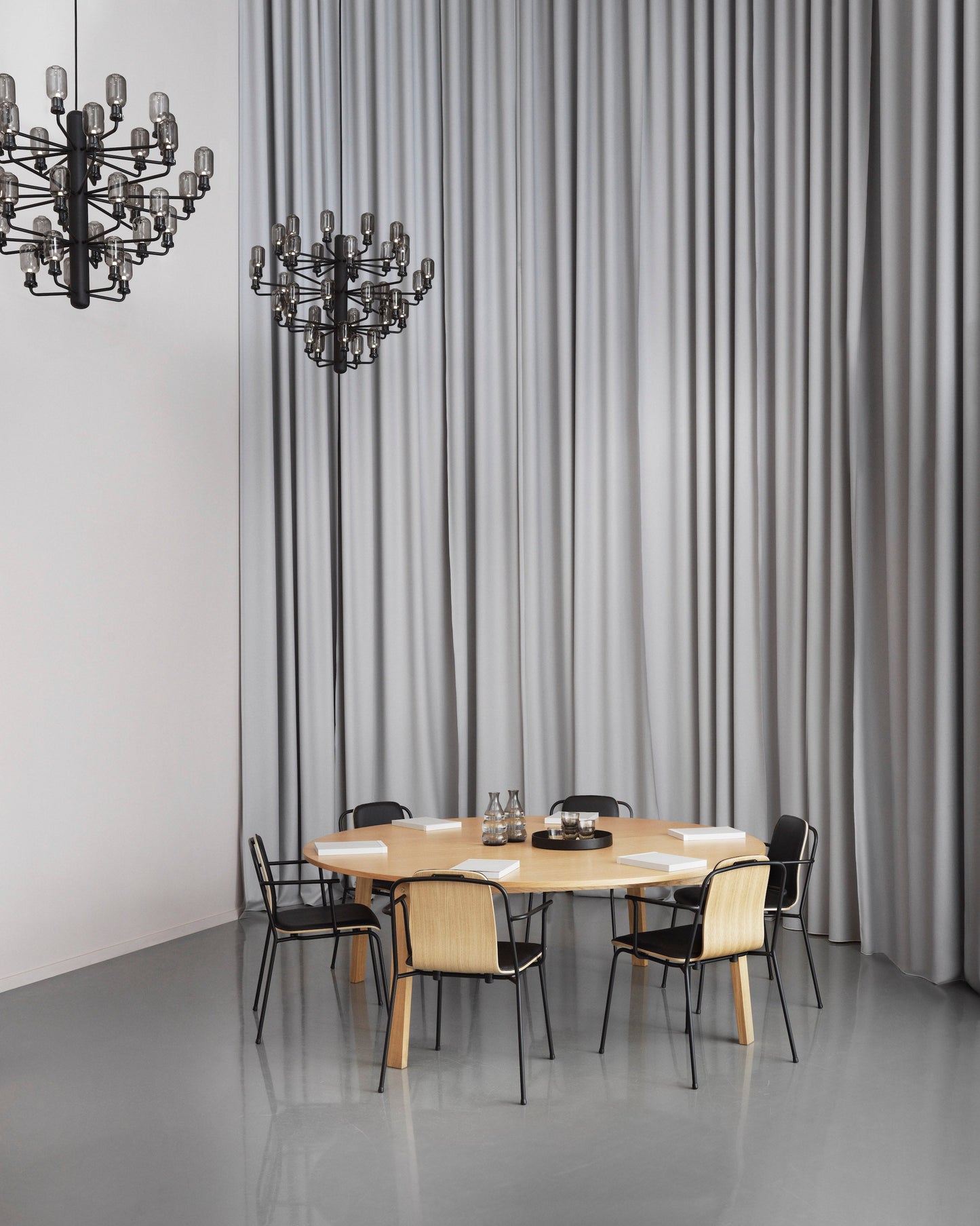 Amp Chandelier Large, Smoke/Black