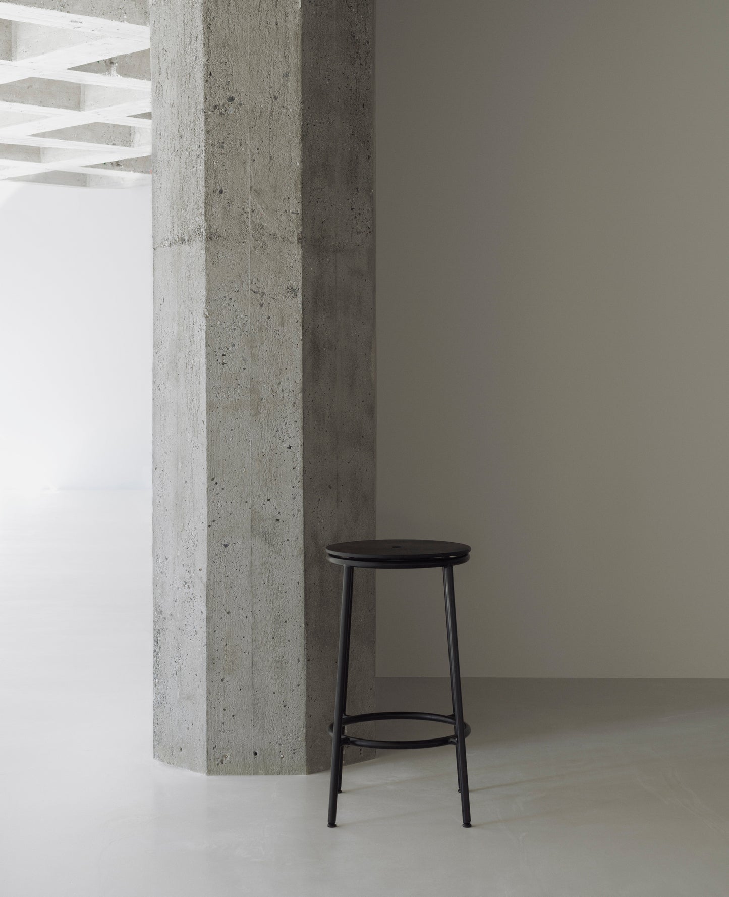Circa Barstool 75 cm Black Steel, Black Aluminium