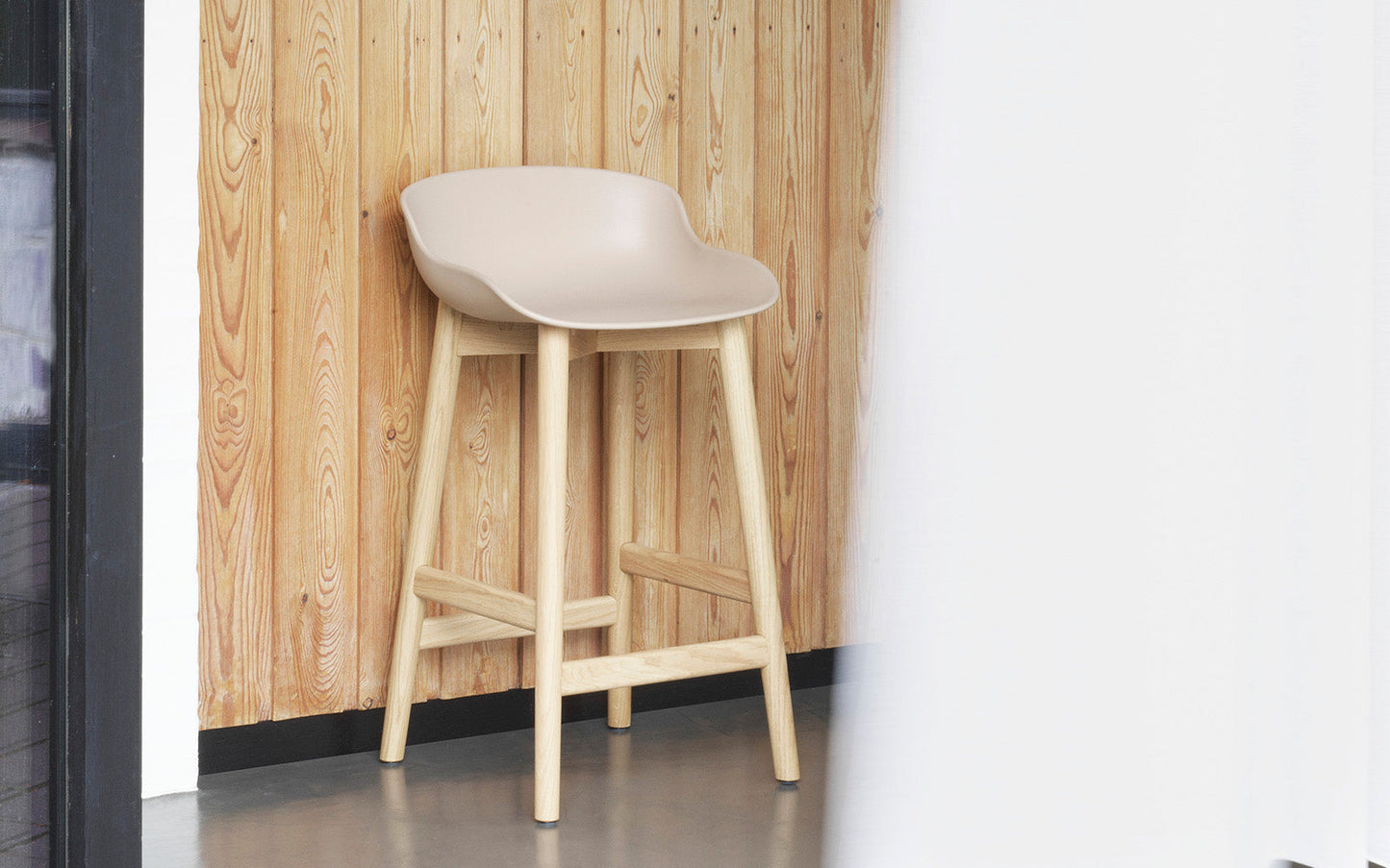 Hyg Barstool 65 cm Oak, Black