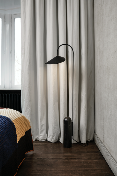 Arum Floor Lamp, Black