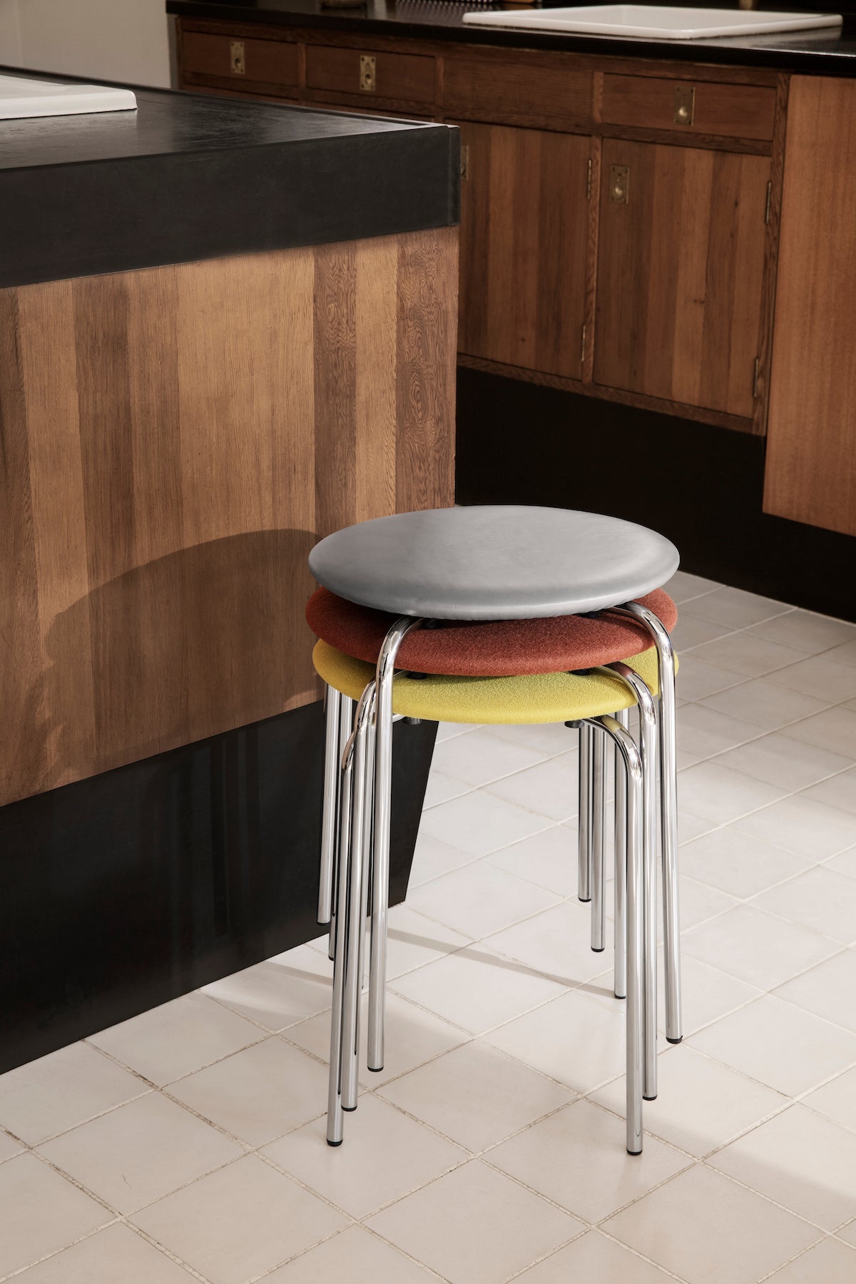 Herman Stool, Black