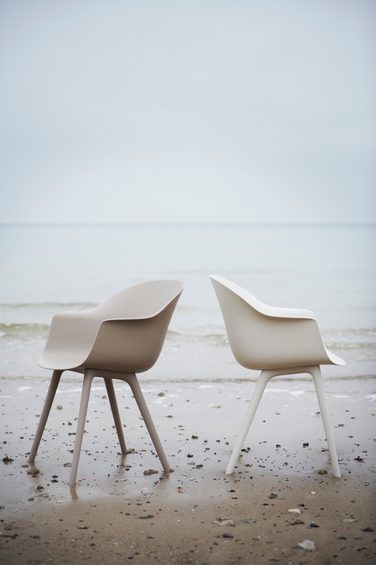 Bat Dining Chair Un-Upholstered Plastic base Outdoor, White/White