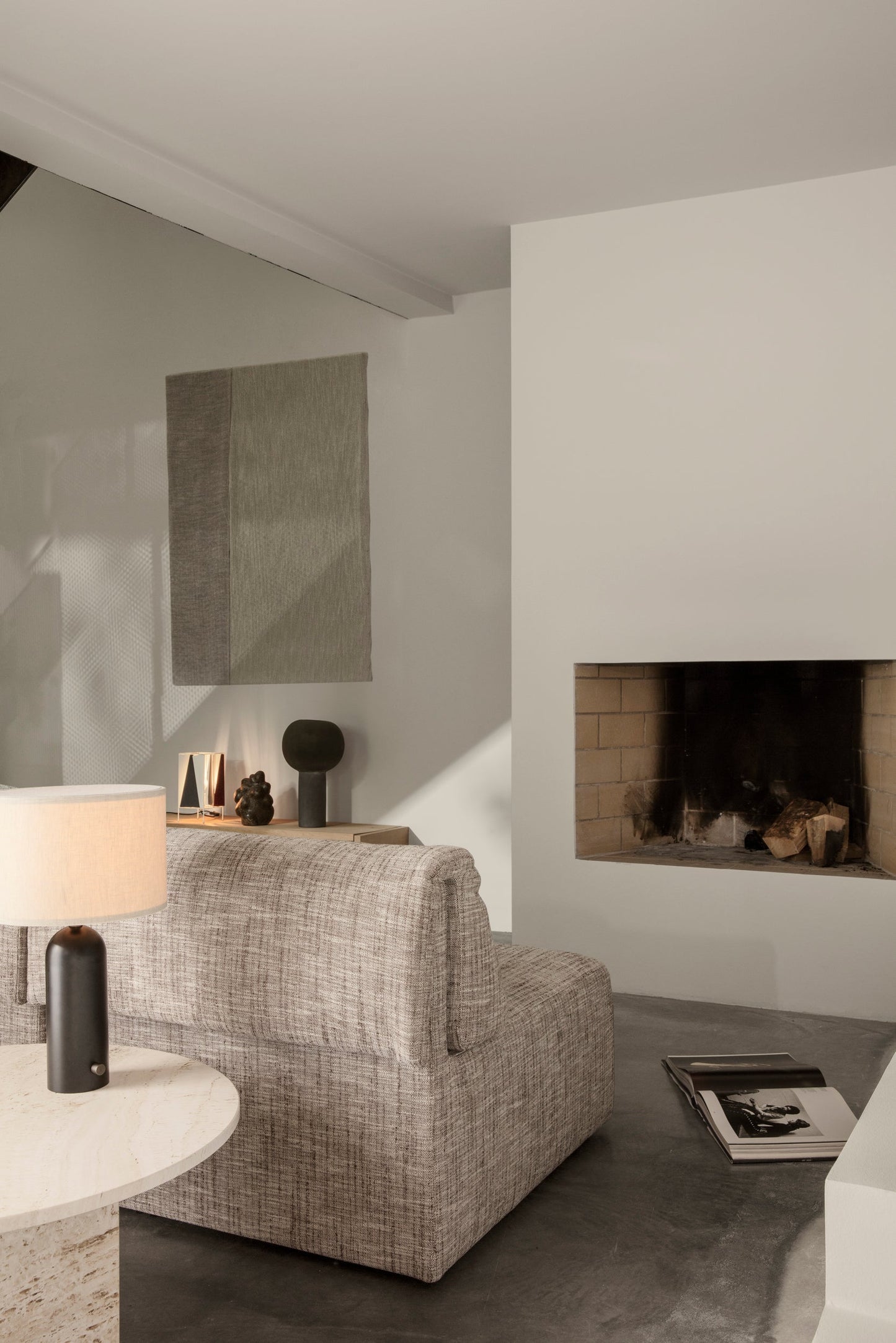 Epic Coffee Table - White Travertine, Ø80