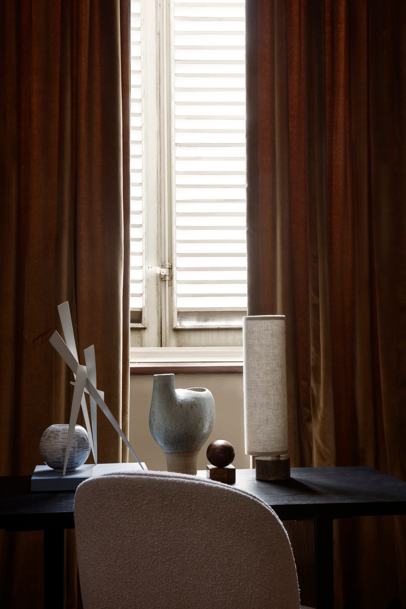 Unbound Table Lamp, White