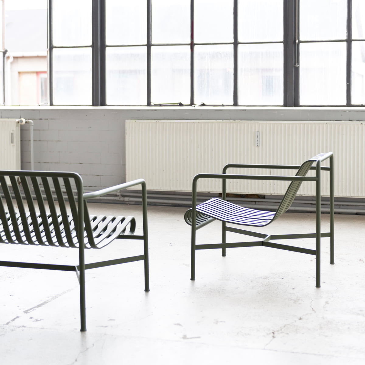 Palissade Lounge Chair - Low, Olive