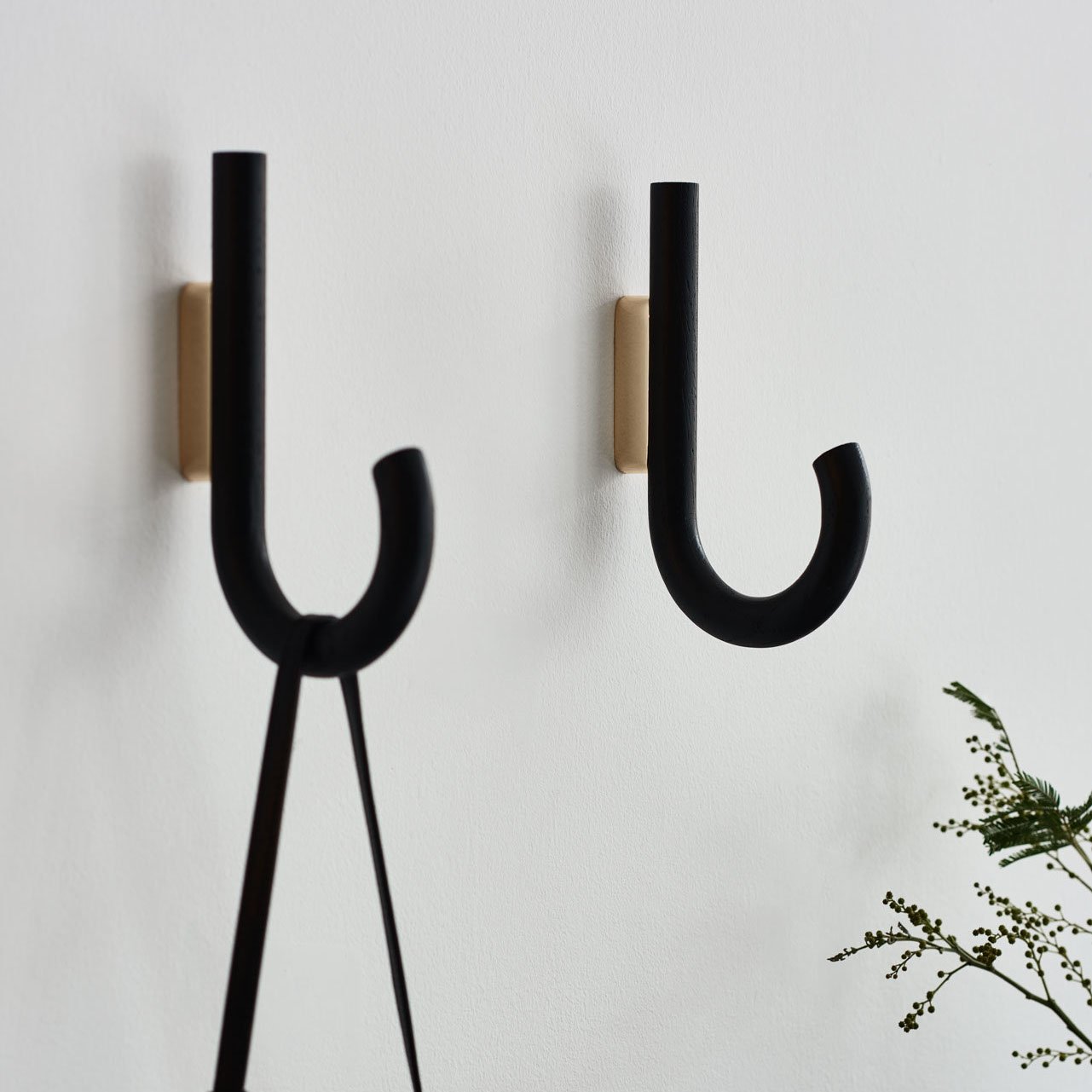 Hook knage, Sort, Eg/messing