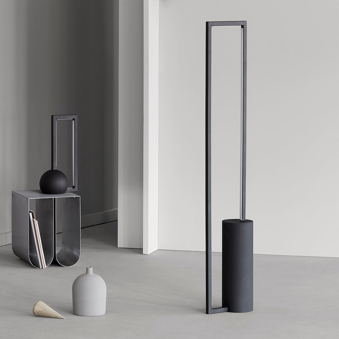 Cylinder Floor Lamp, Black