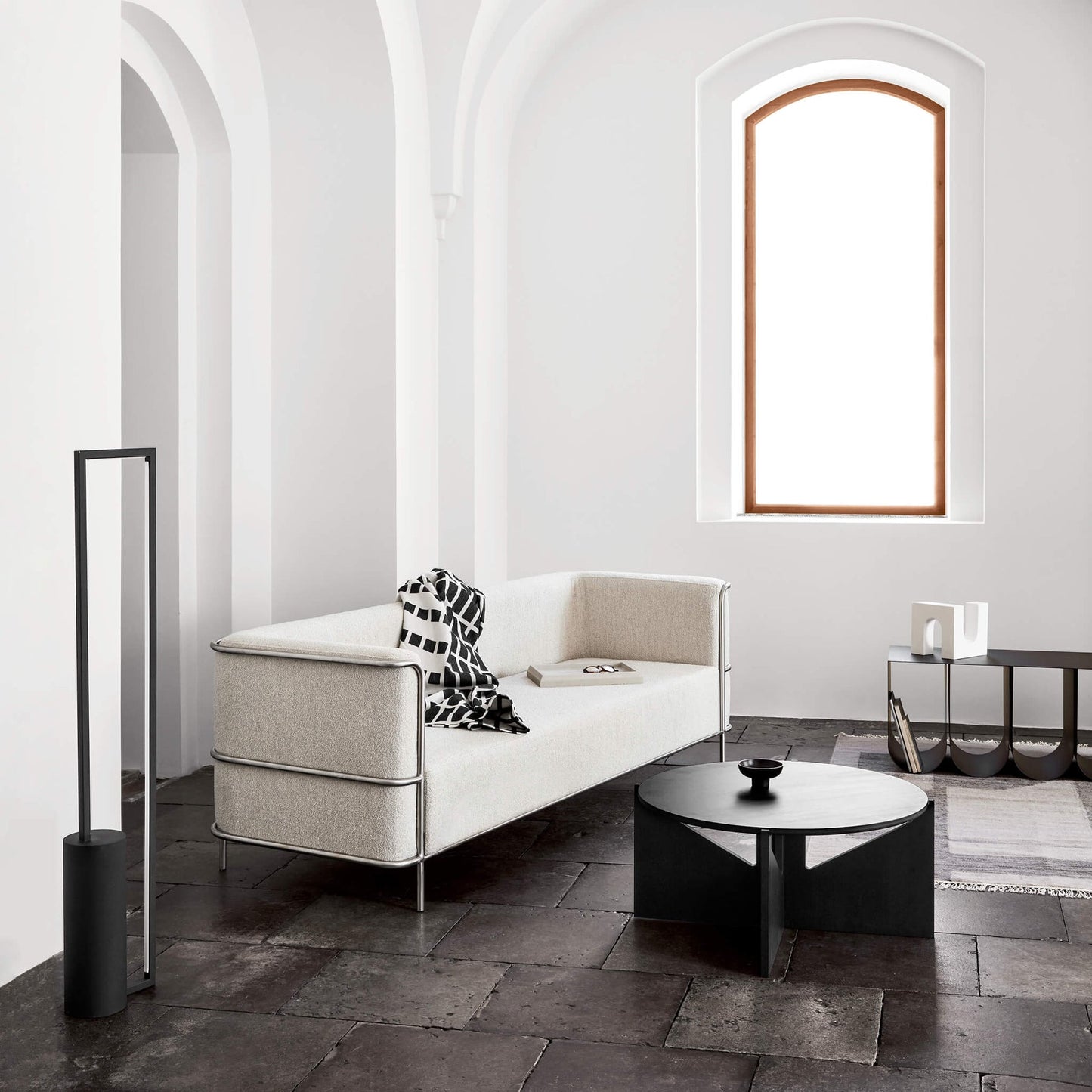 Cylinder Floor Lamp, Black