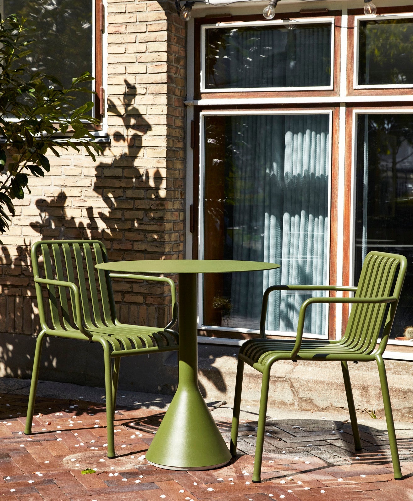 Palissade Armchair, Olive