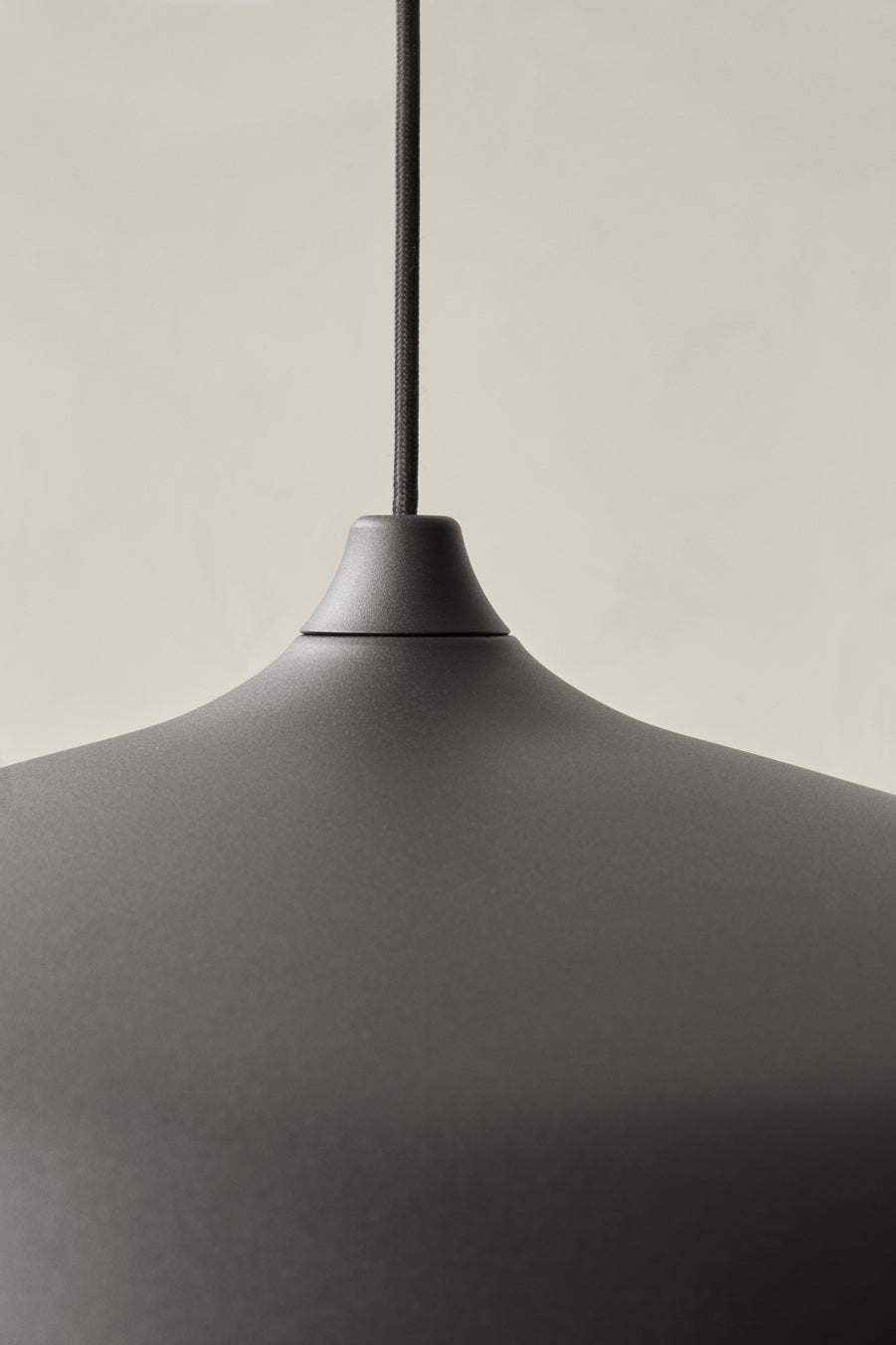 Circular Lamp, Black