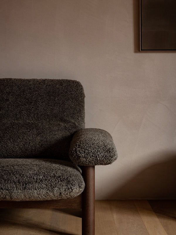 Brasilia Lounge Chair, Dark Stained Oak/21004 Beige/Leather