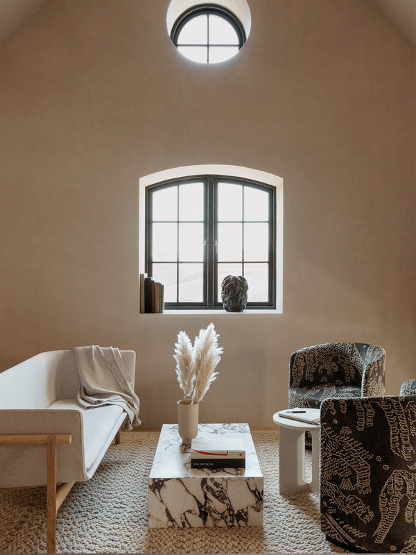Plinth Low, Kunis Breccia