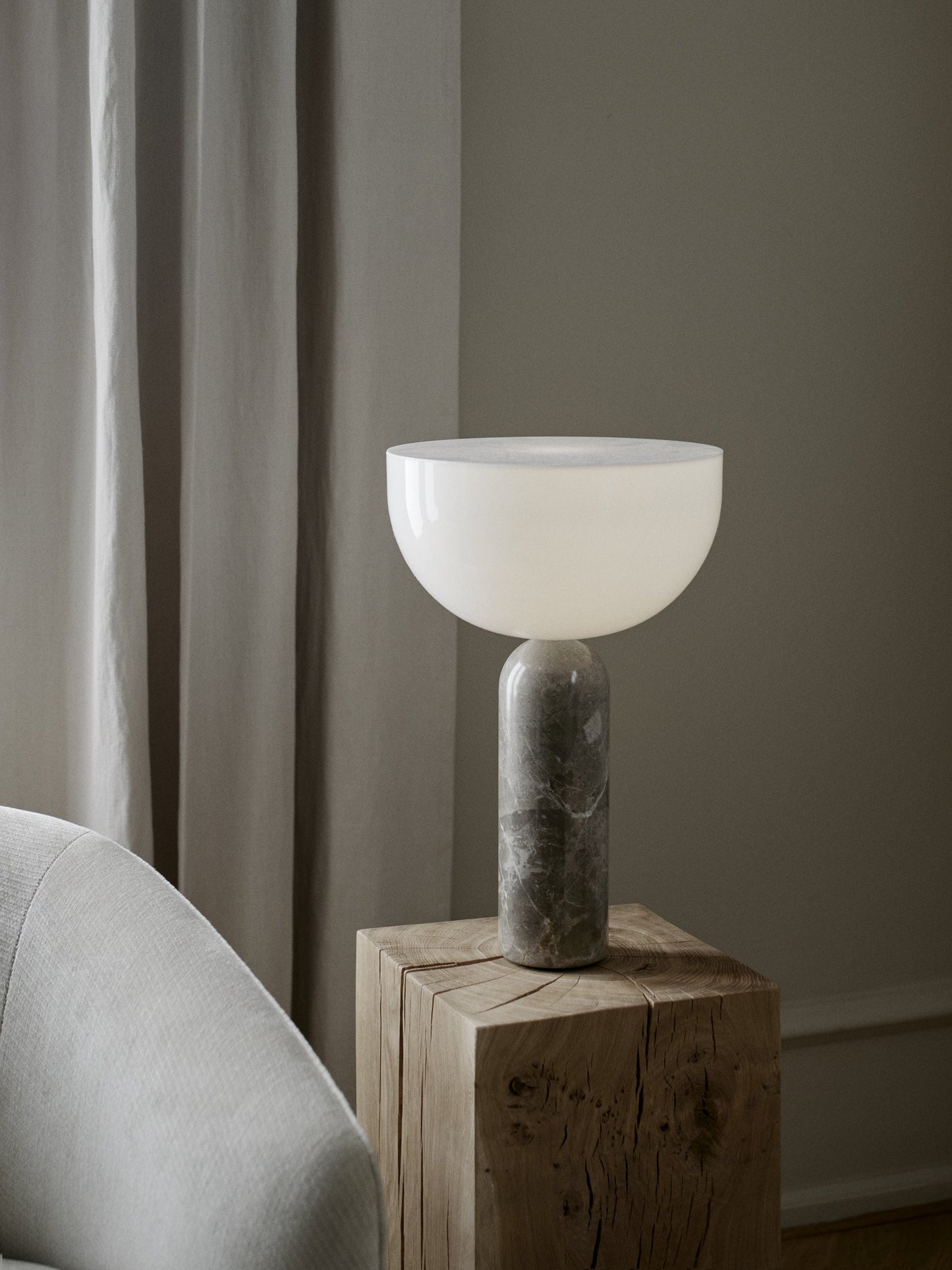 Kizu Table Lamp, Gris du Marais, Large