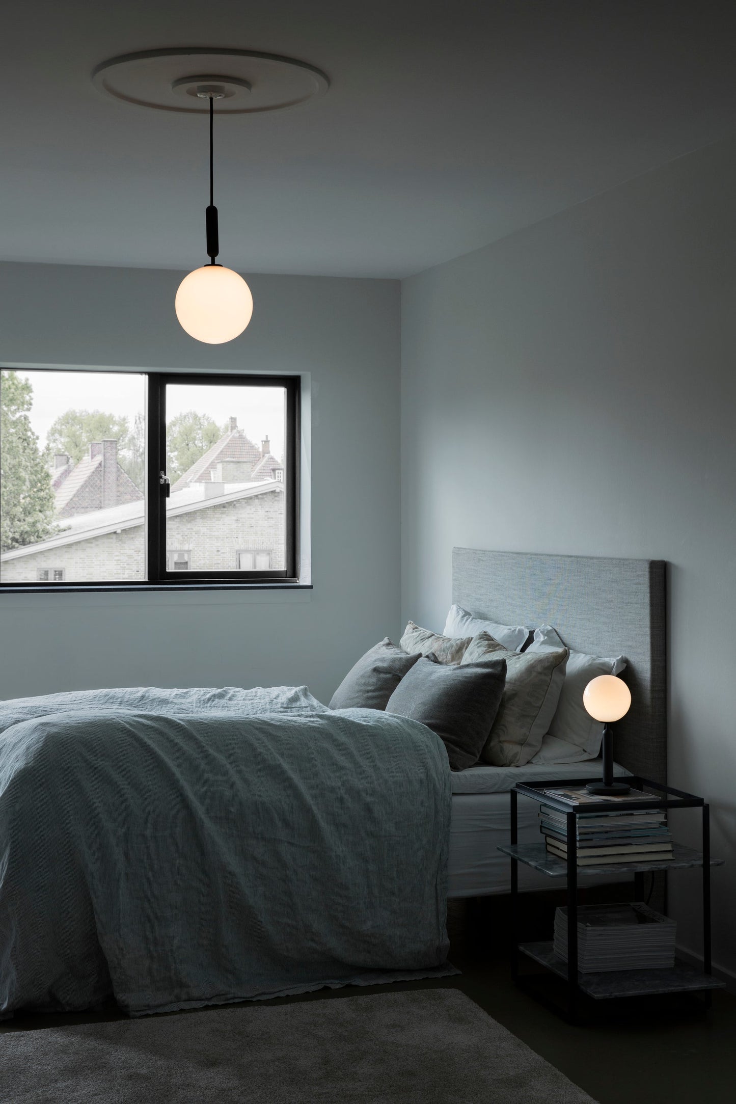 Miira 1 Large, Rock grey/opal white