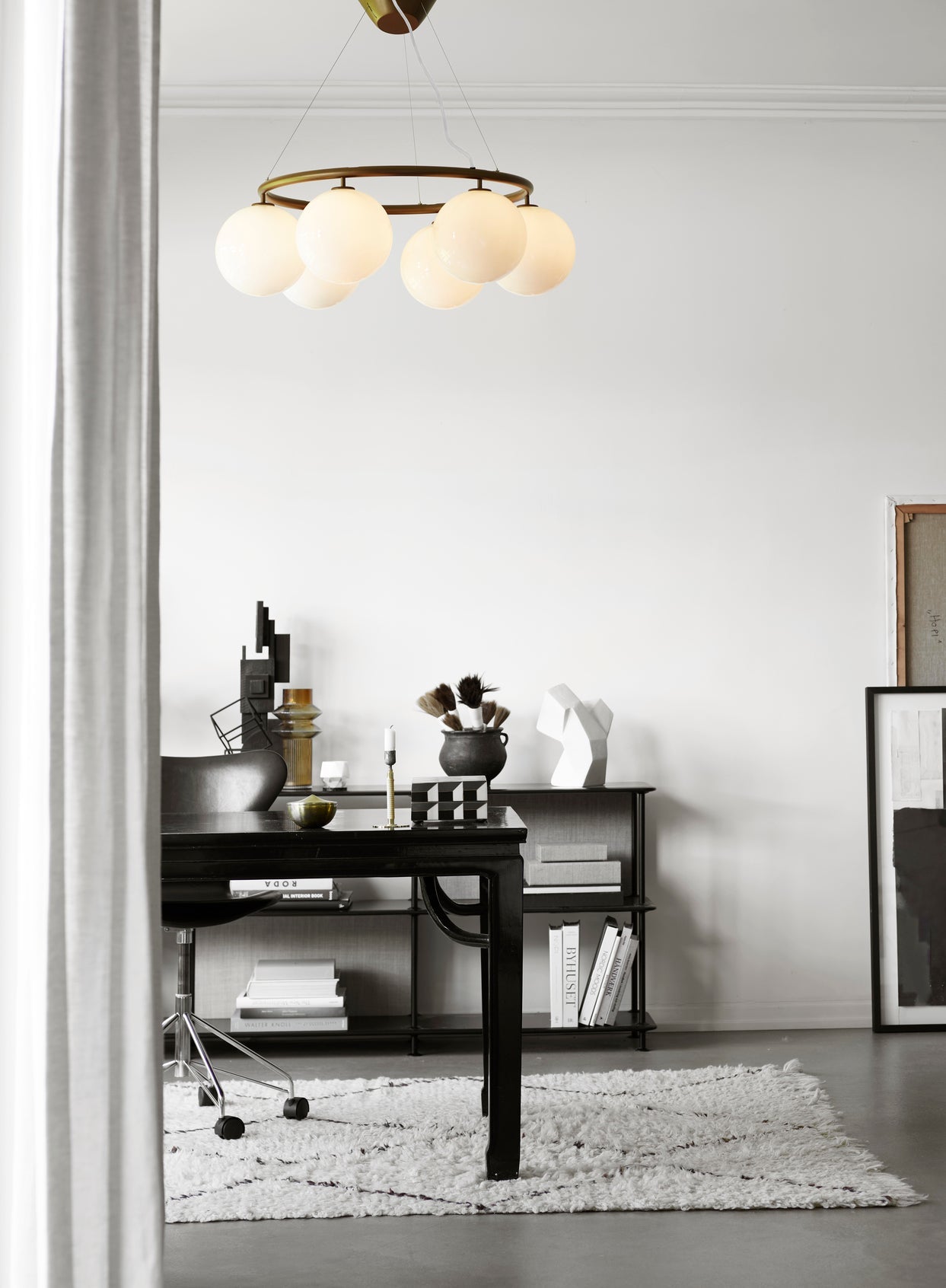 Miira 6 Circular, Dark bronze/opal white