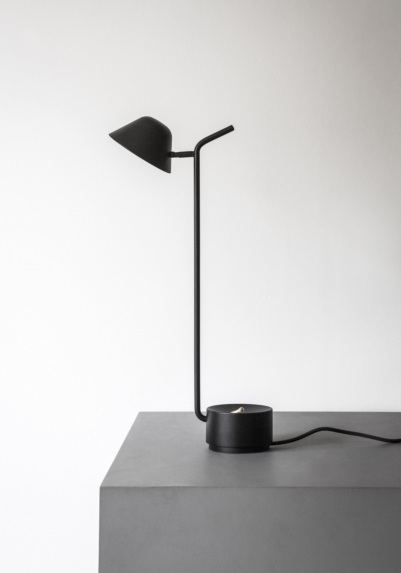 Peek Table Lamp - Sort
