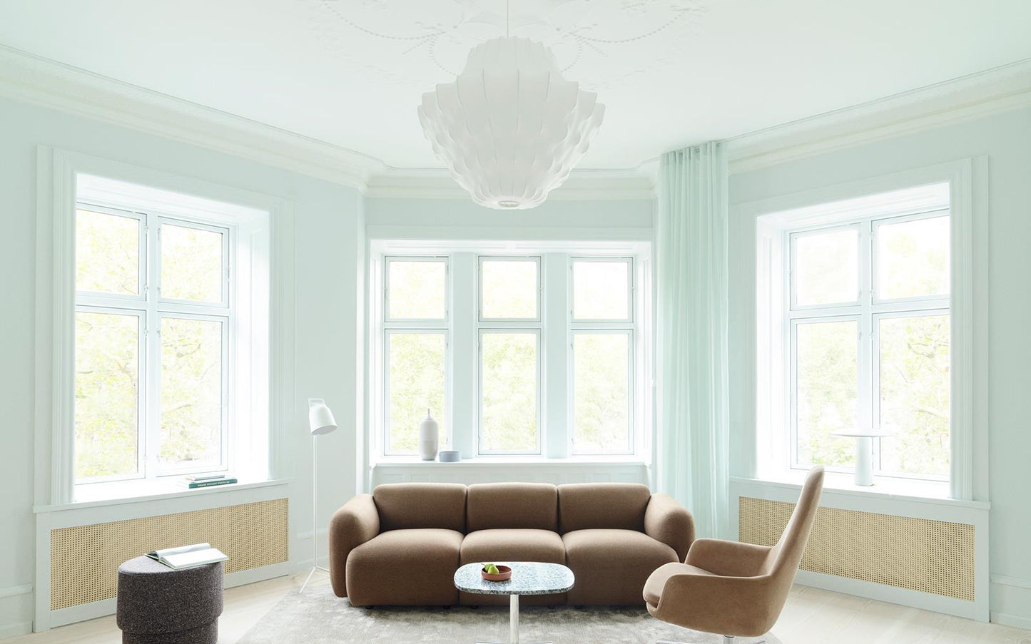 Phantom Lamp Large, White