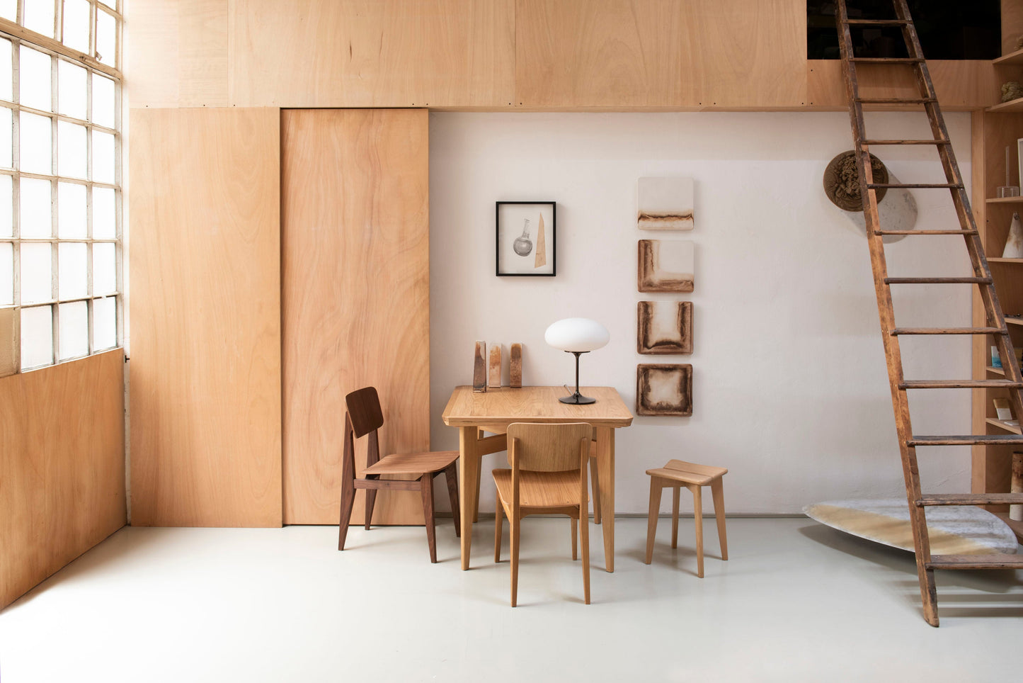 Stemlite Table Lamp - H42, Black Red