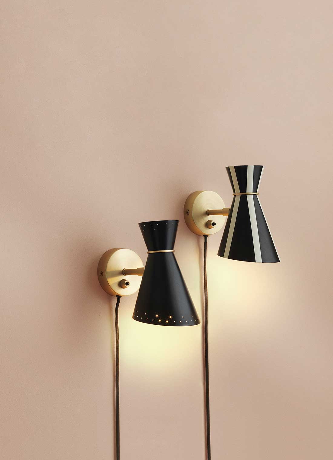 Bloom Stripe Wall Lamp, Black noir/Warm white