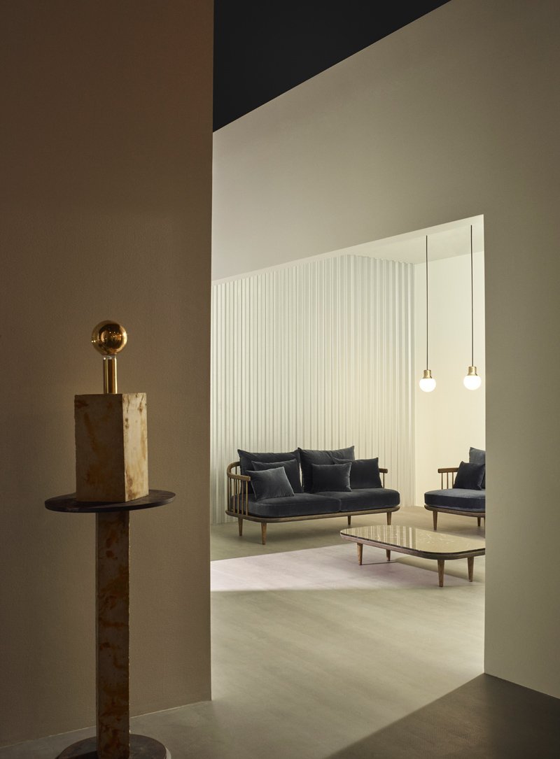 Fly Table - SC5 - Bianco Carrara marble