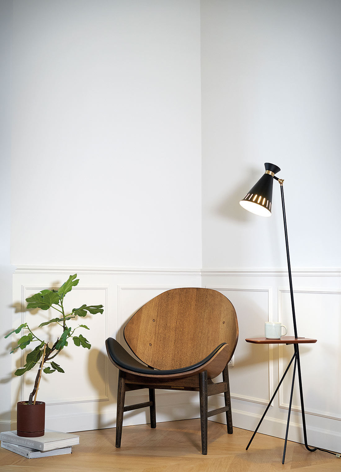 Cone floor lamp with table, Warm white