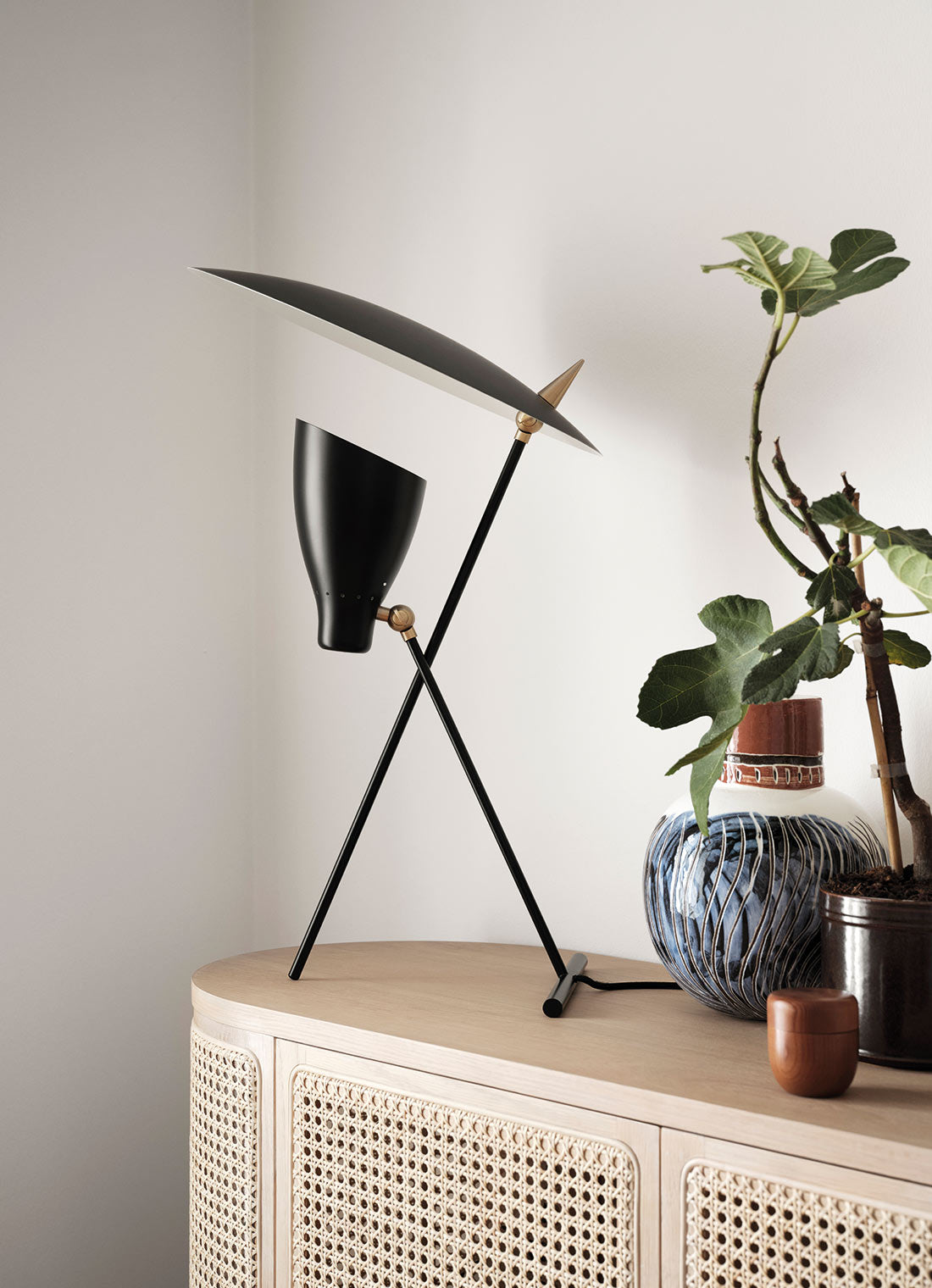 Silhouette table lamp, Black noir