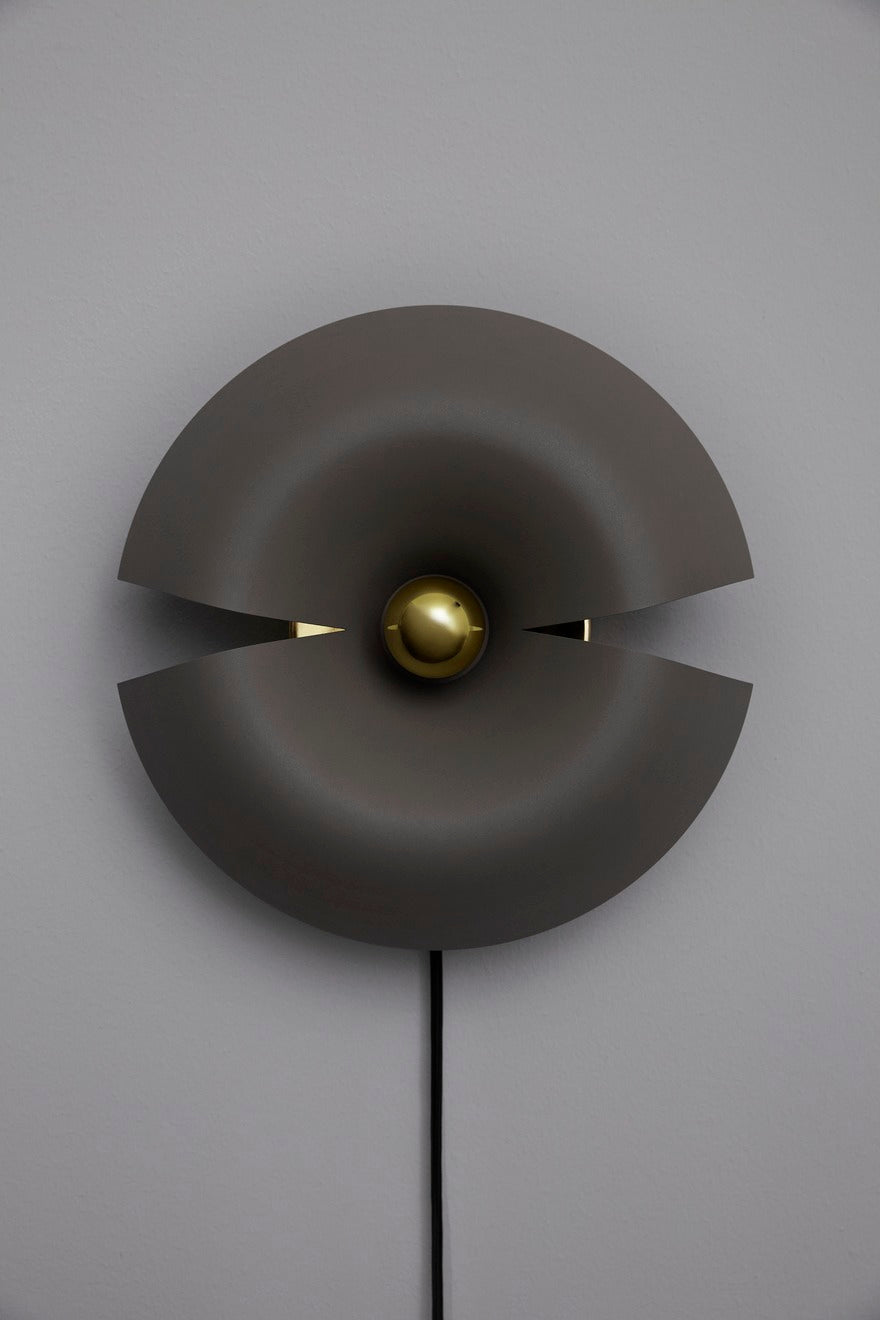 CYCNUS Wall Lamp, Ø30, Black/Gold