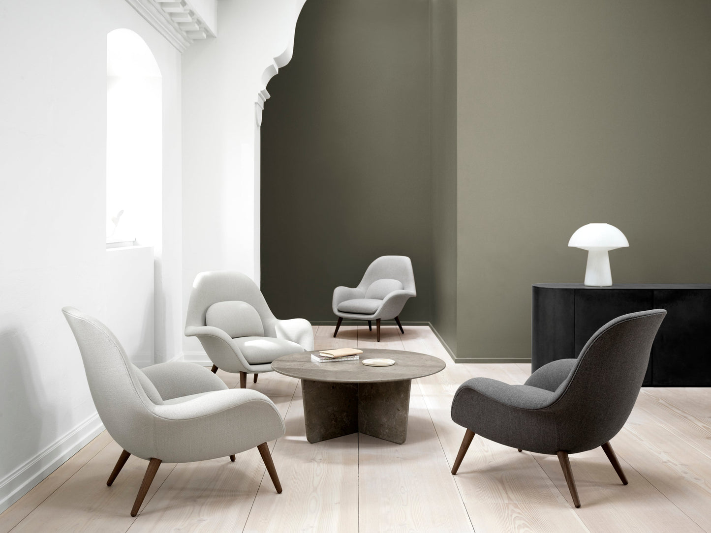 Swoon Lounge, Smoked Grand Mohair 2103 - Oak Stained