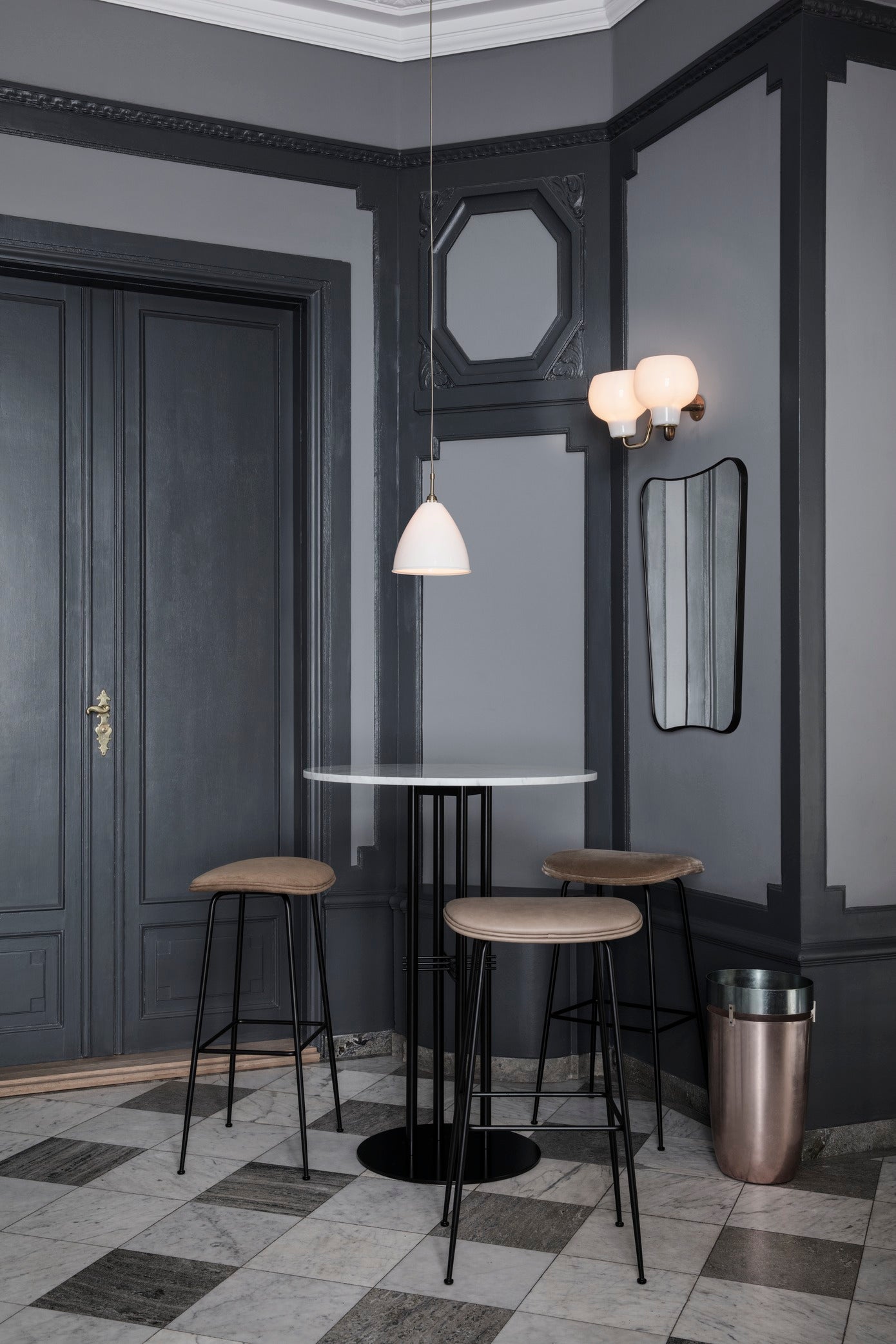 FA 33 Wall mirror, Black Brass