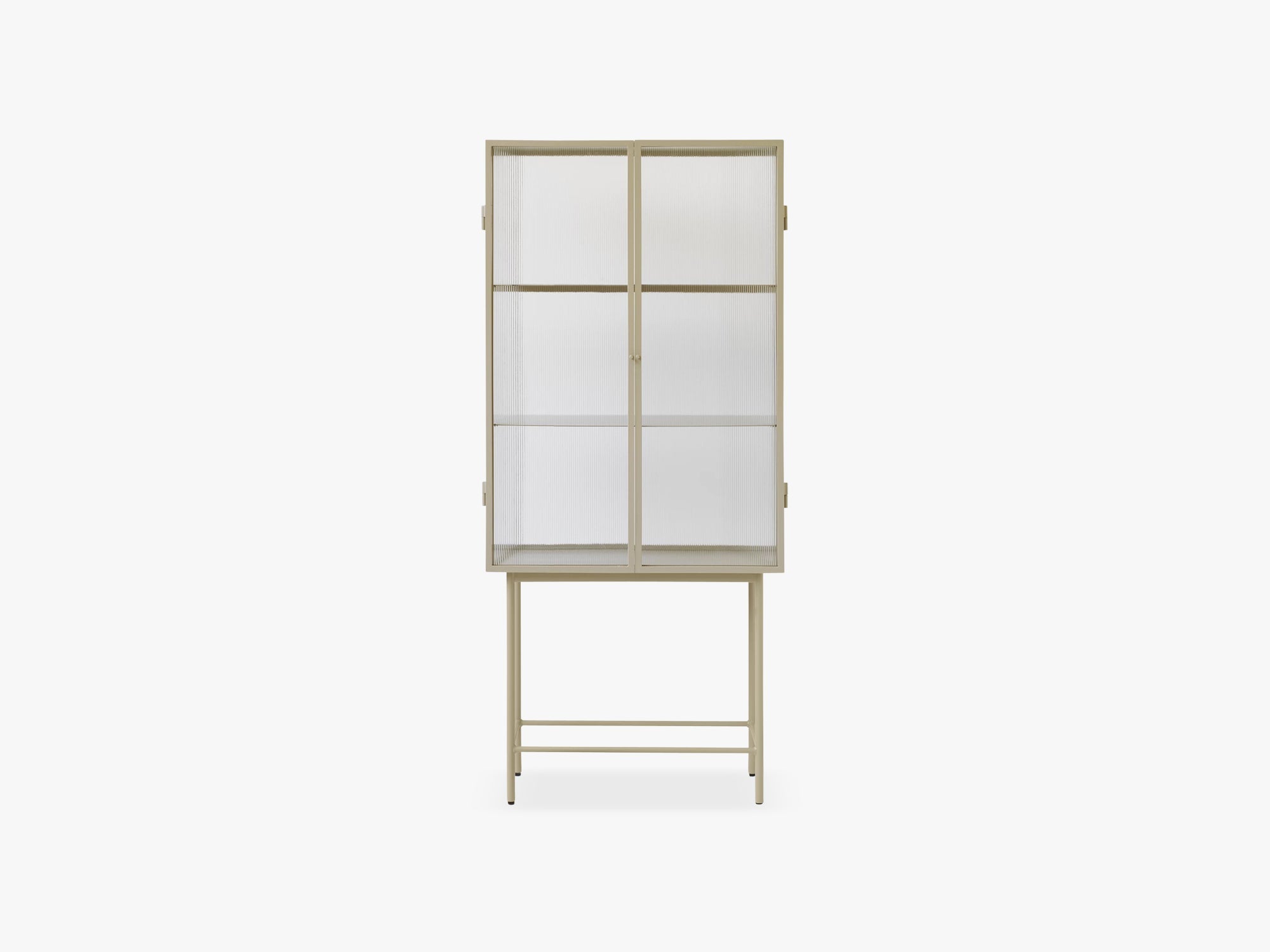 Haze Vitrine, Cashmere vitrineskabe fra Ferm Living – Moodings